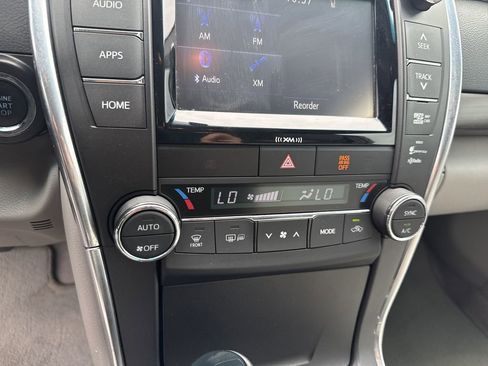 Used 2016 Toyota Camry XLE w/ Moonroof Package FWD image 28