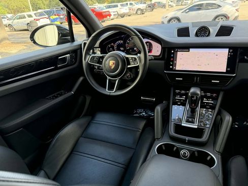 Used 2023 Porsche Cayenne S image 34