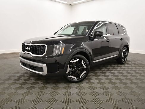 Certified 2025 Kia Telluride EX w/ EX Captain's Chair Package AWD/4WD image 2
