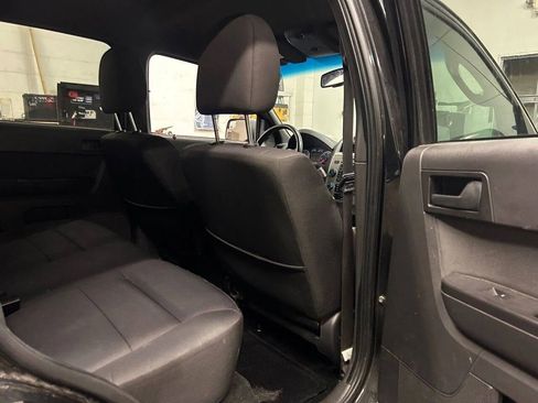 Used 2011 Ford Escape XLT image 14