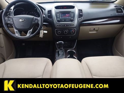 Used 2015 Kia Sorento LX image 10