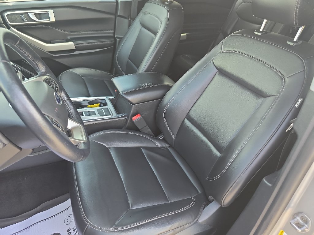 Used 2022 Ford Explorer XLT w/ Equipment Group 202A RWD image 12