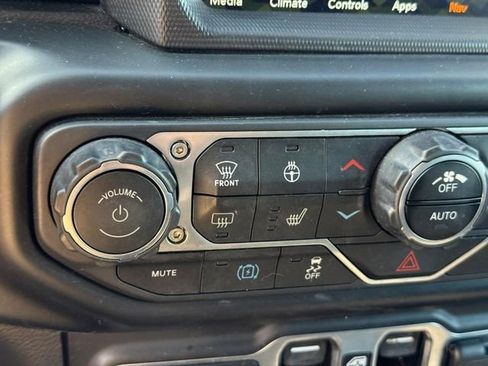 Used 2021 Jeep Wrangler Unlimited Sahara w/ Cold Weather Group AWD/4WD image 22