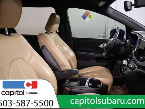 Used 2019 Chrysler Pacifica Touring Plus w/ S Appearance Package FWD image 26