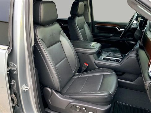 Used 2024 GMC Sierra 2500 Denali w/ Denali Reserve Package AWD/4WD image 9