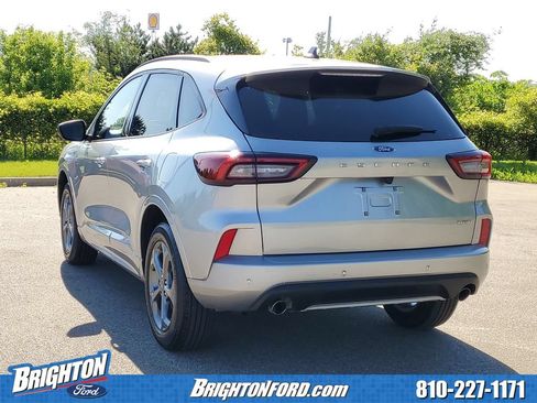 Used 2024 Ford Escape ST-Line w/ Tech Pack #1 AWD/4WD image 3