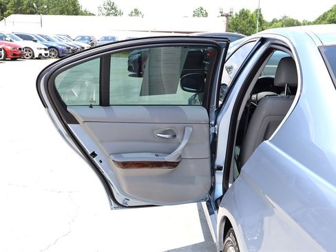 Used 2009 BMW 335i xDrive Sedan AWD/4WD image 32