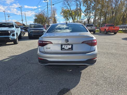 Used 2024 Volkswagen Jetta Sport image 13