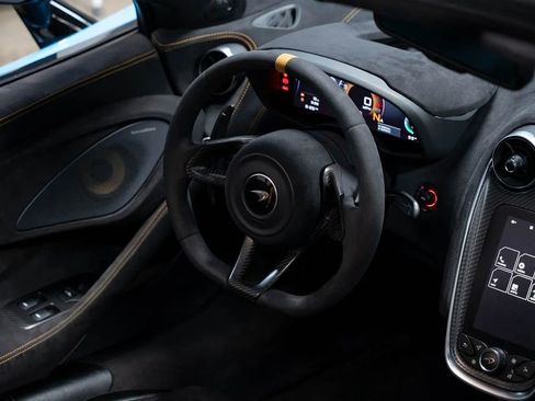 Used 2020 McLaren 600LT Spider RWD image 29