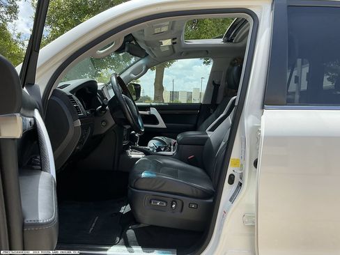Used 2019 Toyota Land Cruiser AWD/4WD image 8