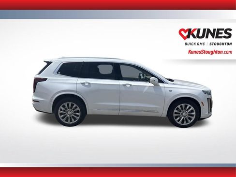 Used 2022 Cadillac XT6 Premium Luxury w/ Platinum Package AWD/4WD image 11