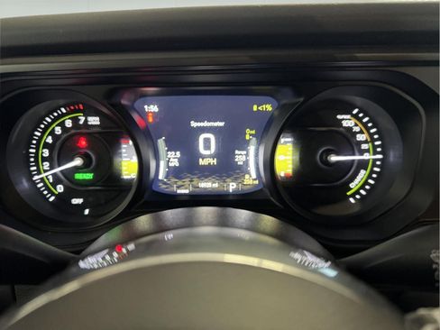 Used 2025 Jeep Wrangler Unlimited Sahara w/ Safety Group AWD/4WD image 20
