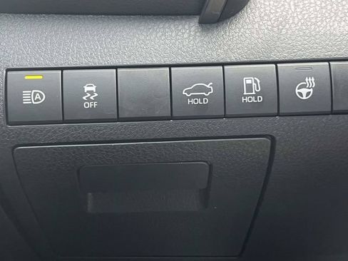 Used 2024 Toyota Camry SE w/ Cold Weather Package FWD image 33