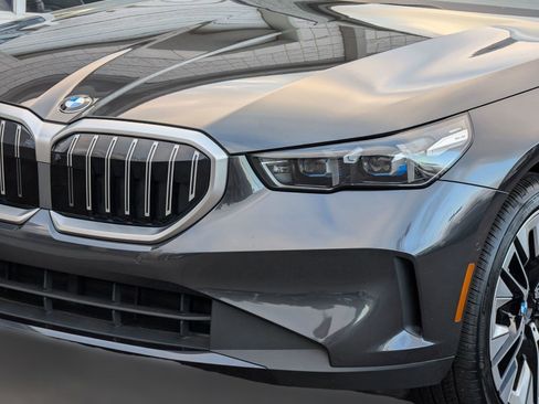 Certified 2025 BMW 530i image 11