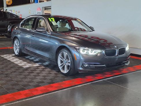 Used 2017 BMW 330i xDrive Sedan AWD/4WD image 2