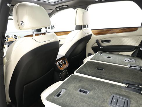 Used 2018 Bentley Bentayga Onyx Edition AWD/4WD image 75