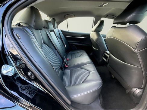 Used 2024 Toyota Camry SE image 19