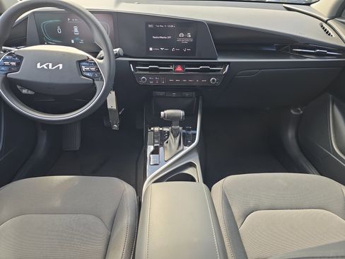 Certified 2025 Kia Niro LX FWD image 14