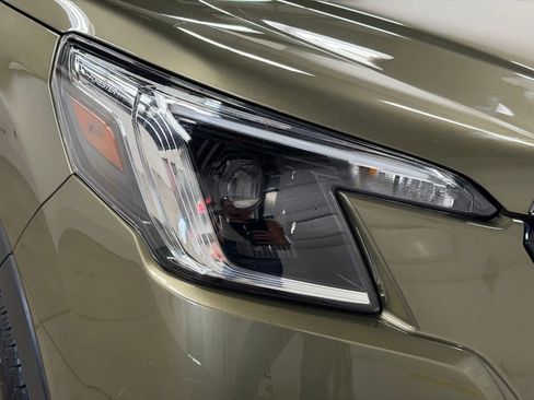 Used 2023 Subaru Forester Premium AWD/4WD image 10