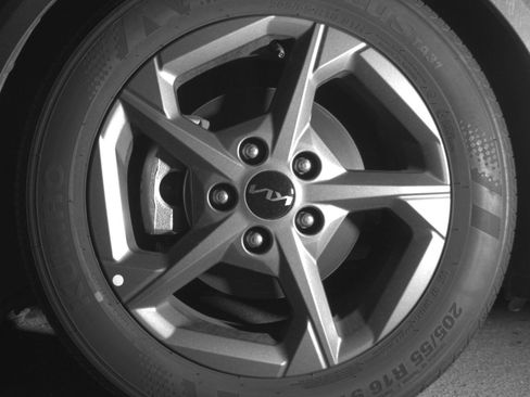 Used 2025 Kia K4 FWD image 15
