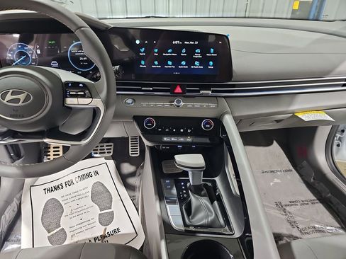 New 2026 Hyundai Elantra Sport FWD image 21