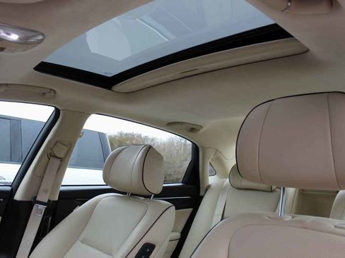 Used 2016 Hyundai Equus Signature image 21