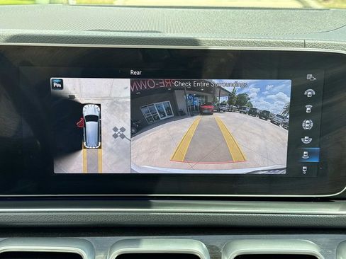 Used 2020 Mercedes-Benz GLS 450 4MATIC image 27