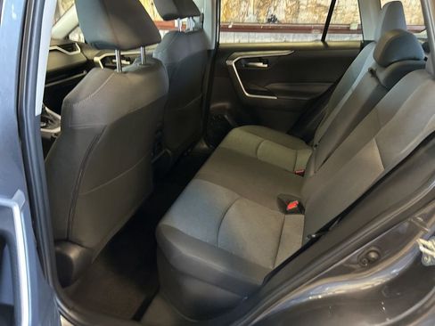Used 2025 Toyota RAV4 XLE AWD/4WD image 23