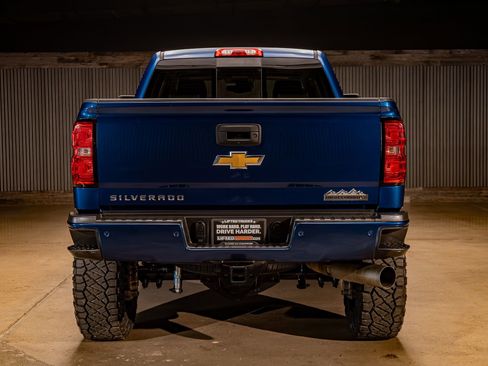 Used 2016 Chevrolet Silverado 2500 High Country w/ Duramax Plus Package image 8