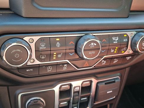 Certified 2021 Jeep Wrangler Unlimited Sport image 16