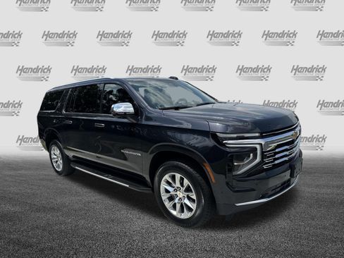 Used 2025 Chevrolet Suburban Premier RWD image 2
