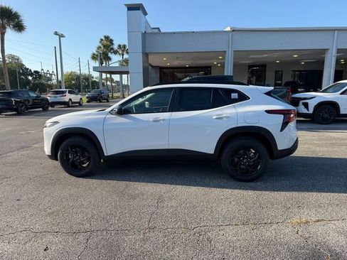 New 2026 Chevrolet Trax LT FWD image 5