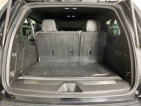 Used 2022 Chevrolet Suburban RST w/ Sport Performance Package AWD/4WD image 21