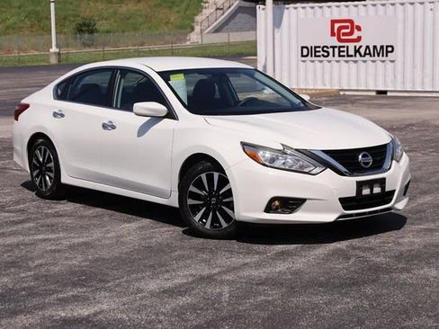 Used 2018 Nissan Altima 2.5 SV FWD image 2
