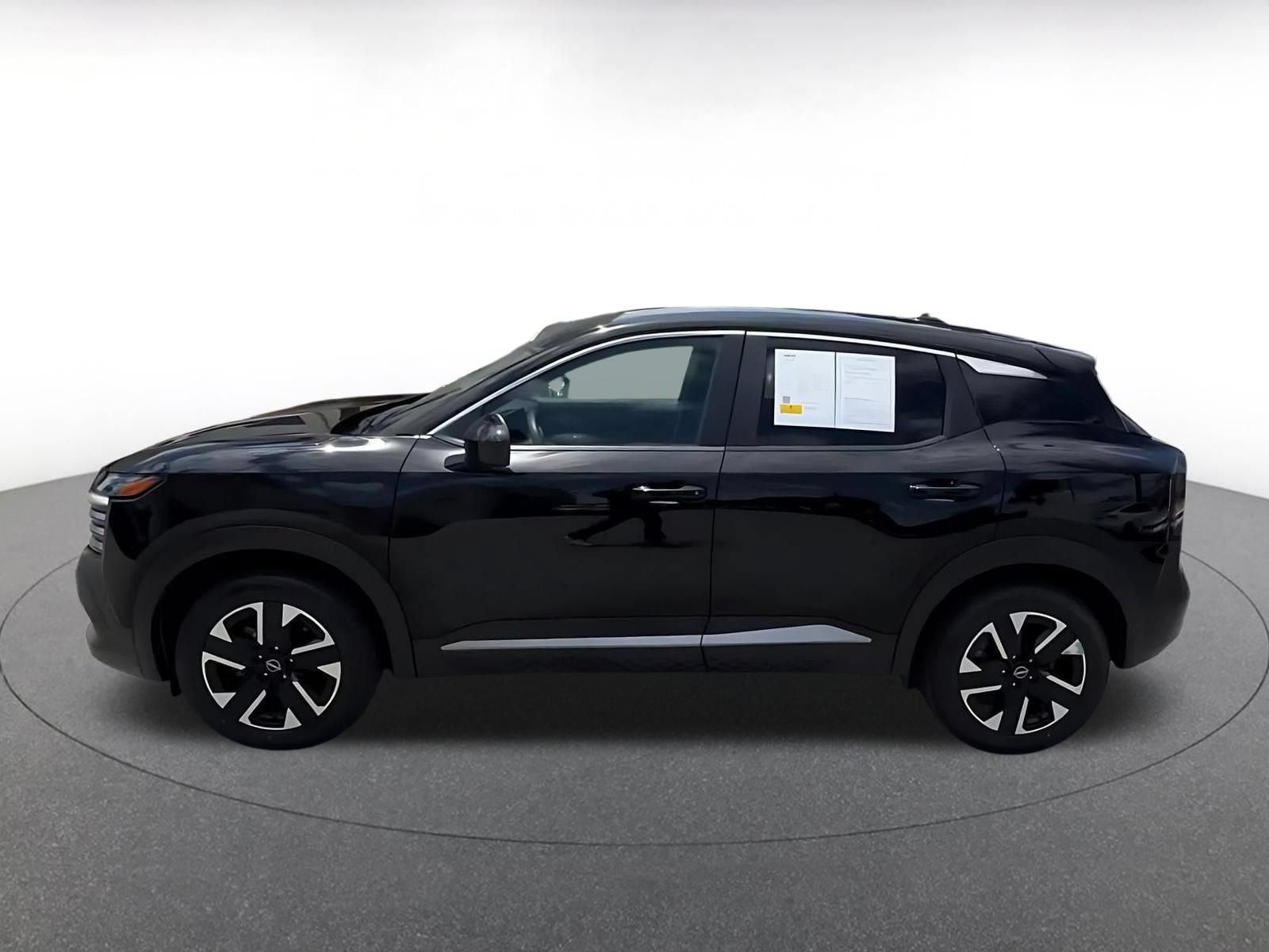 Used 2025 Nissan Kicks SV AWD/4WD image 10