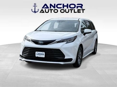 Used 2022 Toyota Sienna LE FWD image 4