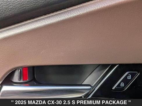 Used 2025 MAZDA CX-30 AWD 2.5 S w/ Premium Package image 13