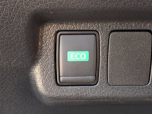 Used 2019 Nissan Sentra SV FWD image 25