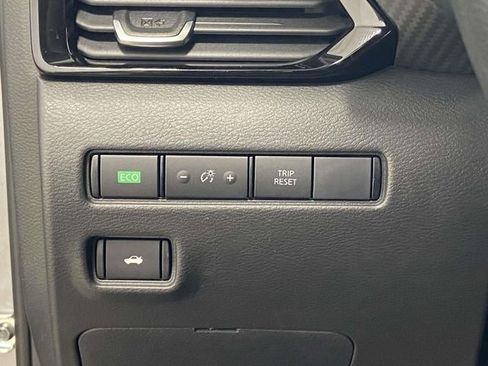 New 2025 Nissan Sentra SV image 16