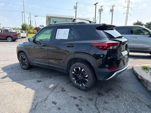 Used 2022 Chevrolet TrailBlazer LT w/ Convenience Package AWD/4WD image 3