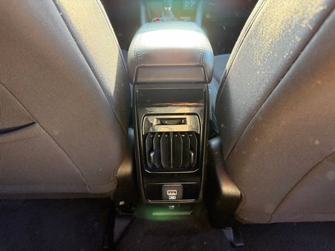 Used 2023 Jeep Compass Sport image 29