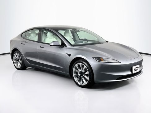 Used 2025 Tesla Model 3 Long Range RWD image 2