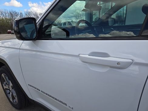 New 2026 Jeep Grand Cherokee Limited image 30