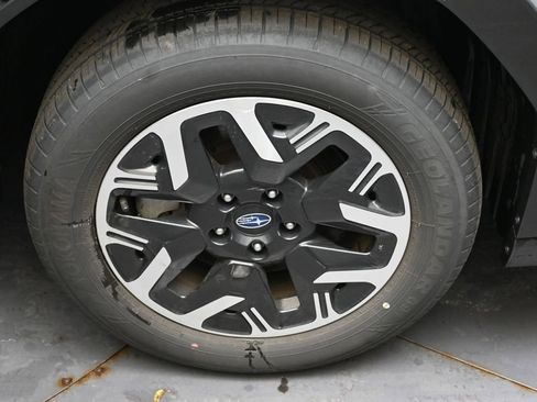 Used 2025 Subaru Forester Premium AWD/4WD image 10