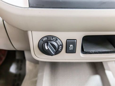 Used 2018 Nissan Frontier SV AWD/4WD image 21