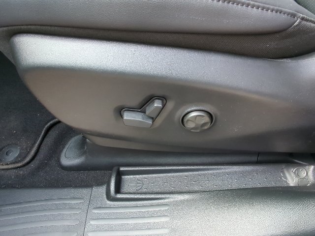New 2026 Chrysler Pacifica Select FWD image 10