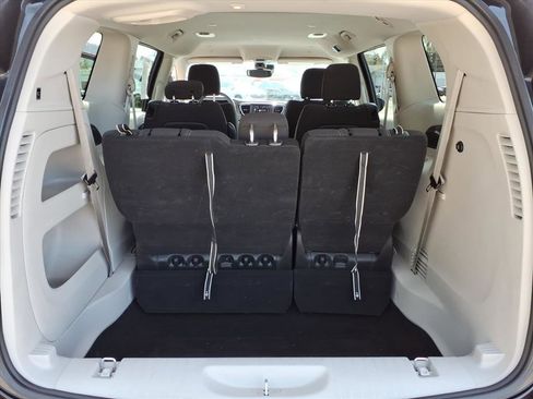 Used 2023 Chrysler Voyager LX FWD image 15