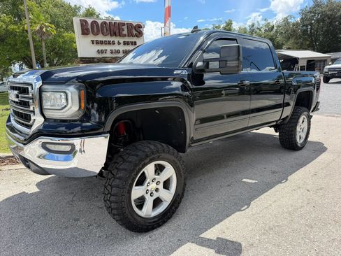Used 2017 GMC Sierra 1500 SLE w/ SLE Value Package AWD/4WD image 1