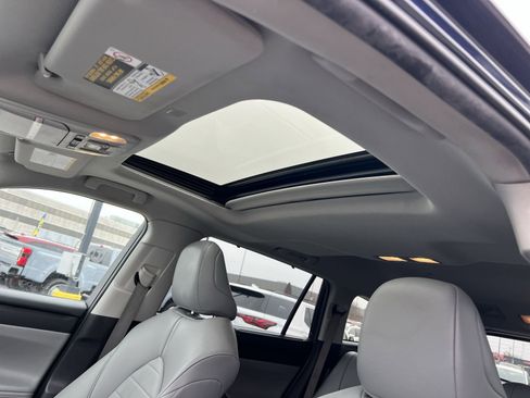 Used 2021 Toyota Highlander XLE image 24