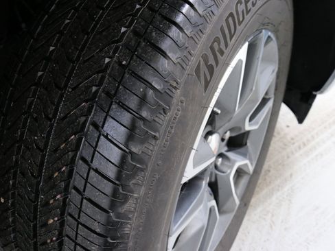 Used 2024 Chevrolet Silverado 1500 LT image 34